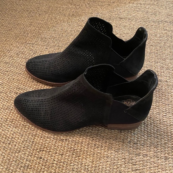 GUC Vince Camuto Bootie 7 1/2 - Picture 2 of 4